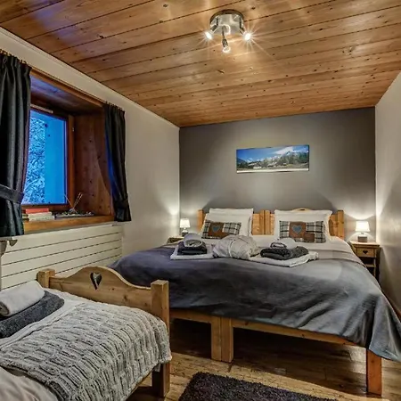 Holliday With 9 Bedrooms, Jacuzzi And Sauna- If You Want To Book, Please Contact On Wh-ats-app - 0034-635-518-216 !!!!