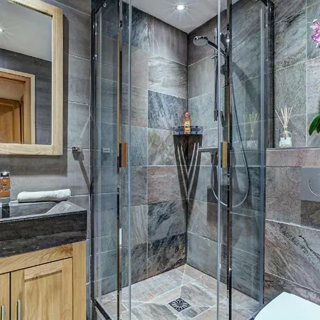 Holliday With 9 Bedrooms, Jacuzzi And Sauna- If You Want To Book, Please Contact On Wh-ats-app - 0034-635-518-216 !!!!